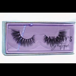 SALE! “VENICE BEACH’ 3D MINK FALSE EYELASHES